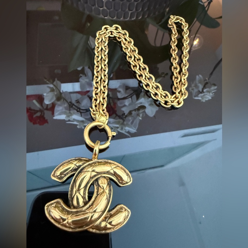 LOT 1754 24K gold plated CHANEL vintage CC matelasse necklace - Picture 4 of 9